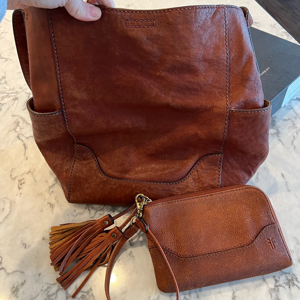 FRYE Leather Side Pocket Hobo Bag
Cognac & matching Frye leather wristlet
